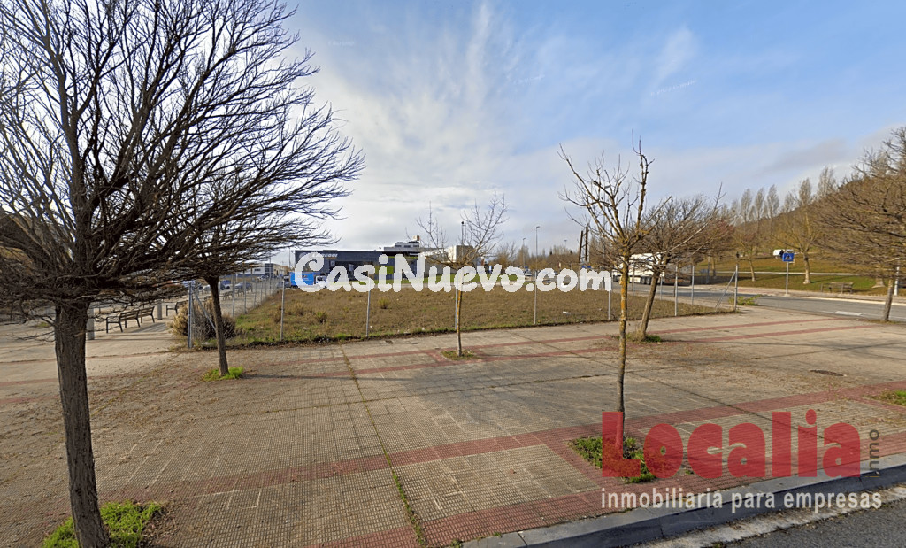 Solar de uso hotelero de 842m² (Ansoáin, Navarra).
