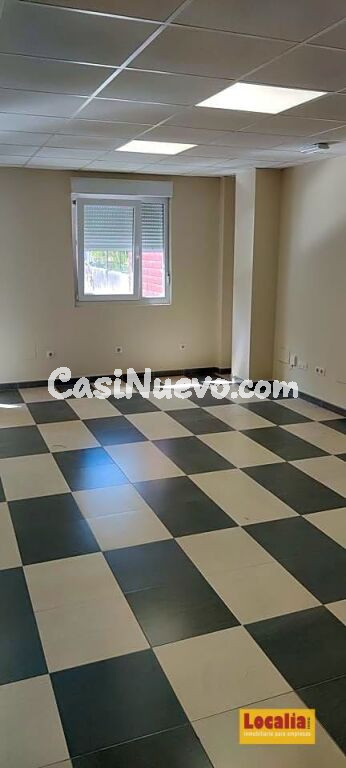 Oficina en edificio profesional en Torrelavega.