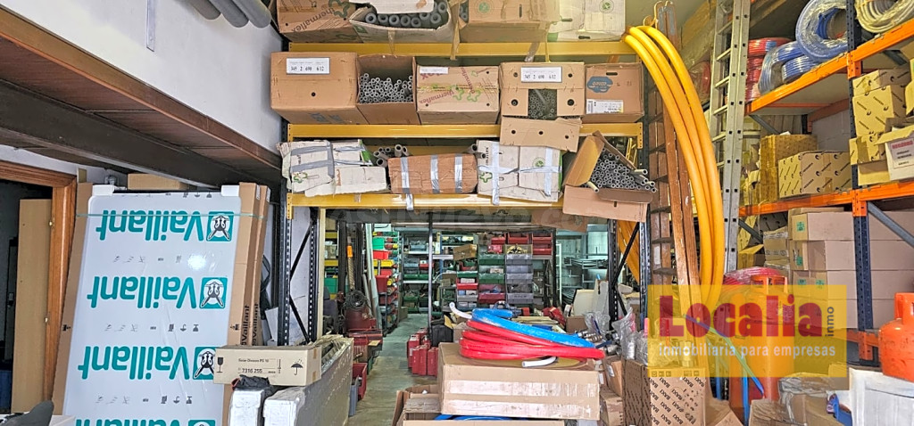 Nave Industrial en venta en Santa Cruz de Bezana de 310 m2