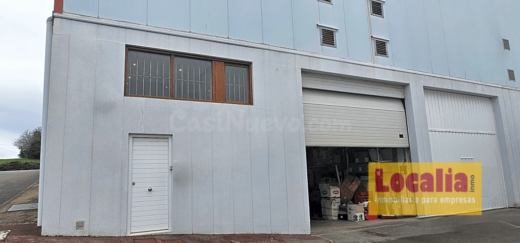 Nave Industrial en venta en Santa Cruz de Bezana de 310 m2 - foto 3
