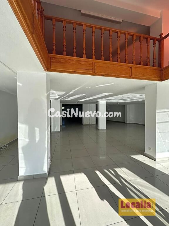 Local comercial unido a nave en Puente San Miguel