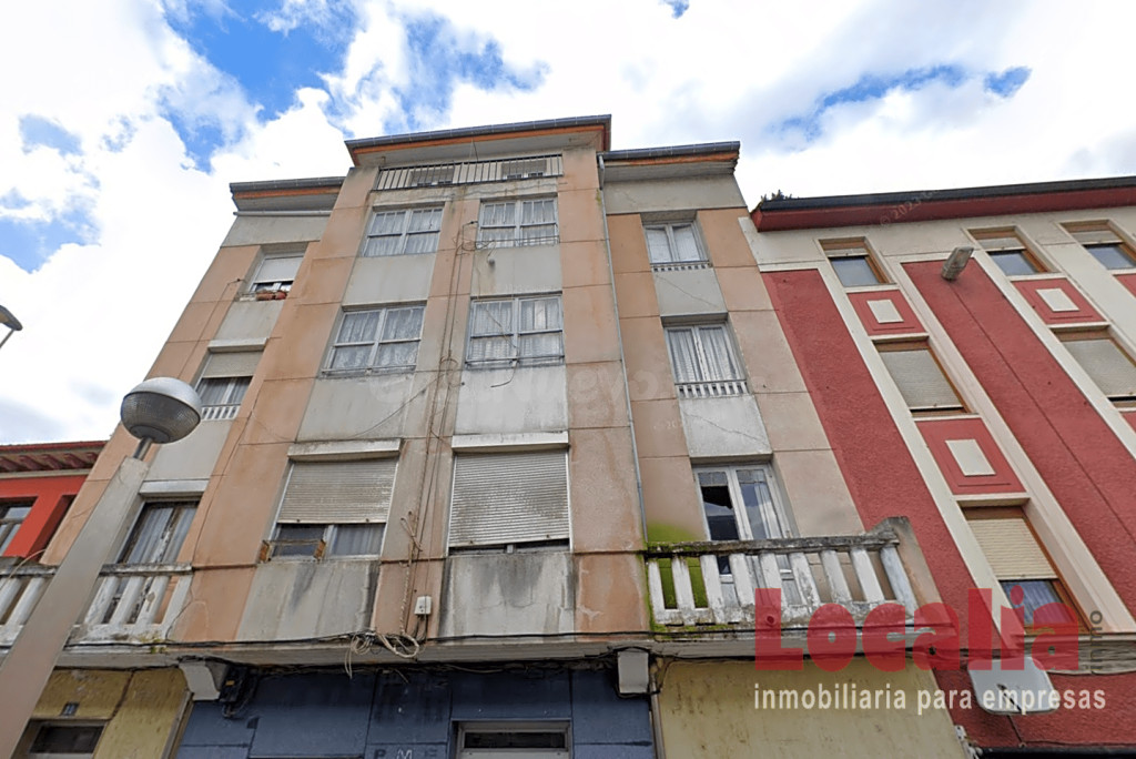 Edificio residencial en el centro de Torrelavega - foto 5