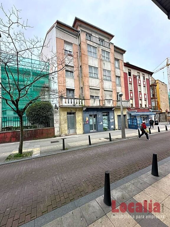 Edificio residencial en el centro de Torrelavega - foto 4