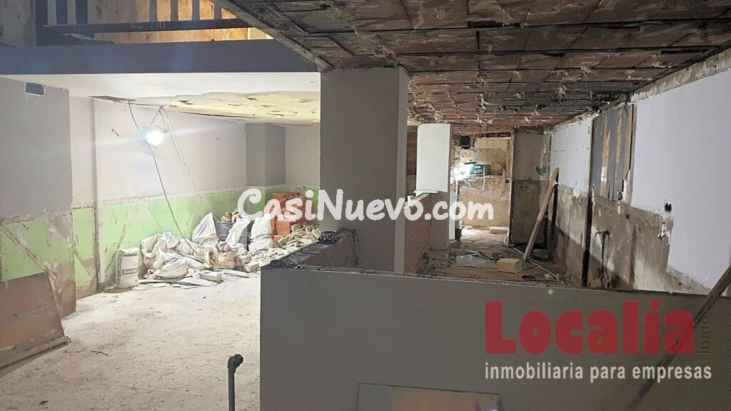 Local comercial u hostelero en calle Santa Lucía