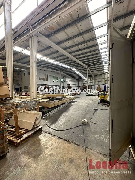 Nave Industrial de 1000 metros en Los Corrales de Buelna. Cantabria