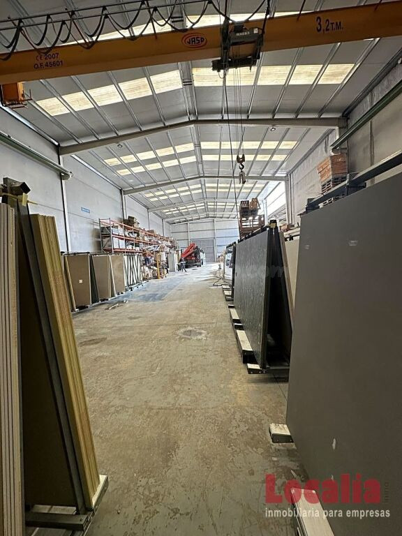Nave Industrial de 1000 metros en Los Corrales de Buelna. Ca - foto 4