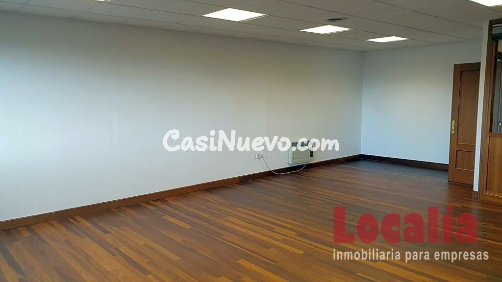 Amplia oficina profesional de 95m² en Santander