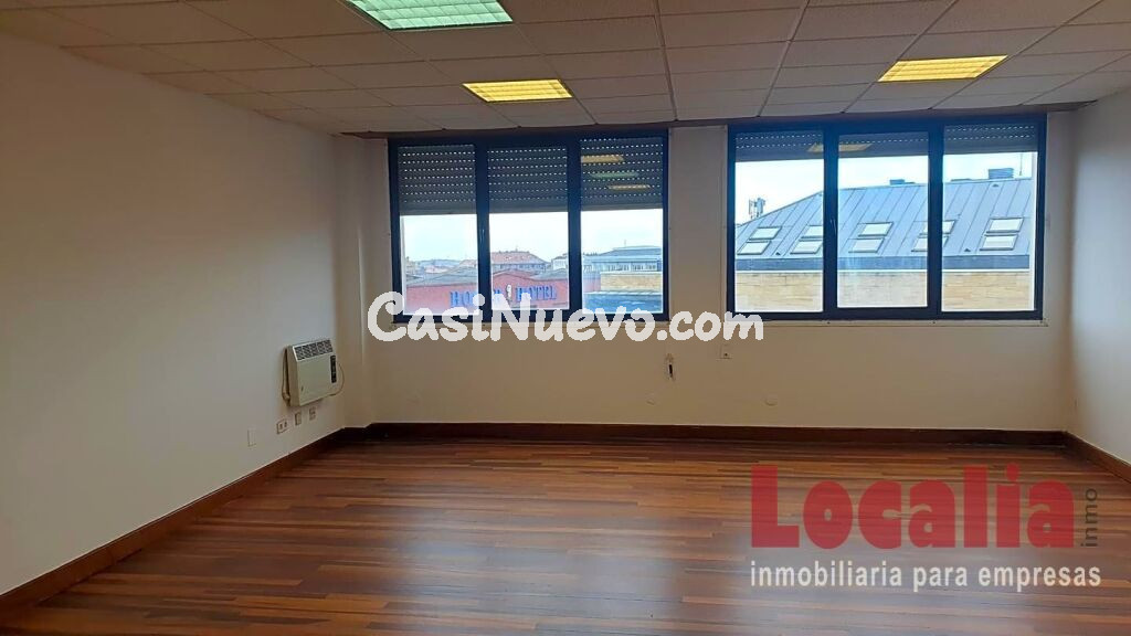 Amplia oficina de 95m² en Santander