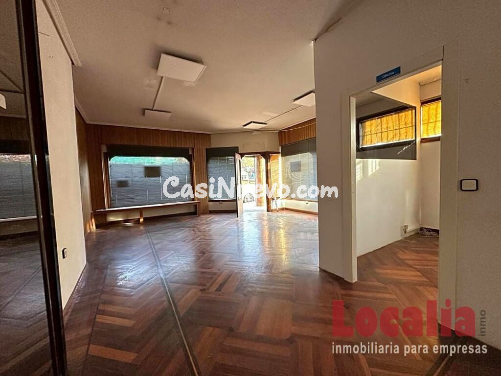 Amplio local comercial con dos entradas en Torrelavega