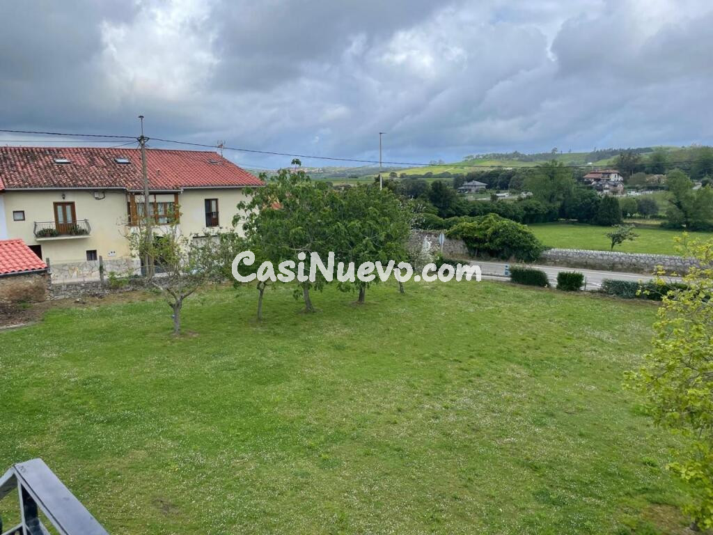 Excelente chalet con terreno y garaje en Arnuero