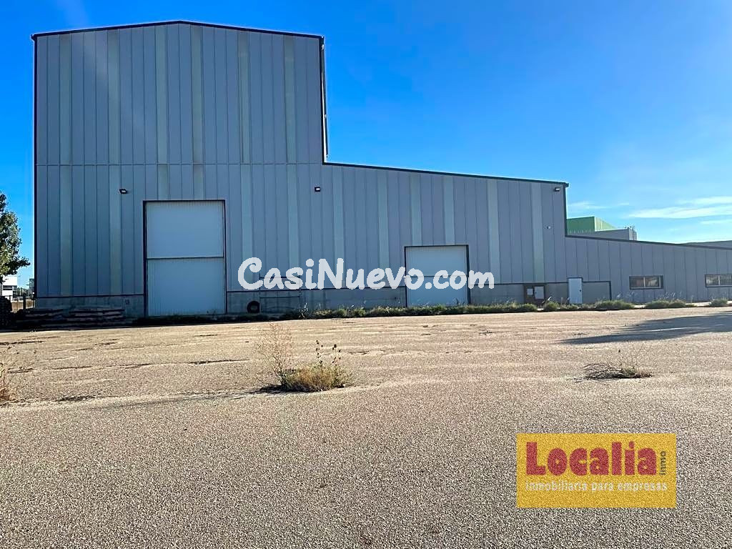 Gran nave con terreno en Aguilar de Campoo.