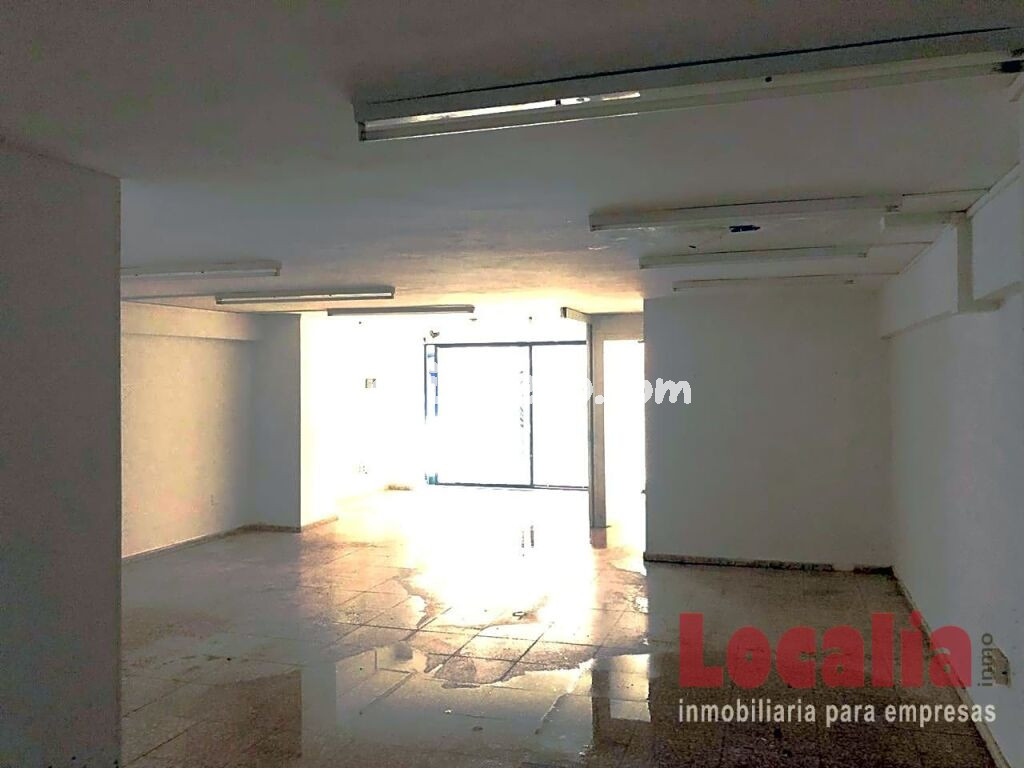Local comercial de 170  m².Torrelavega, Cantabria
