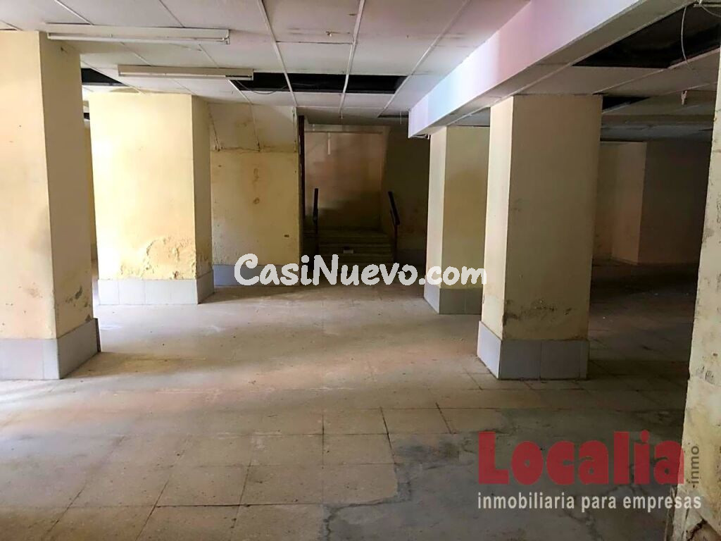 Amplio local comercial en Torrelavega, Cantabria.