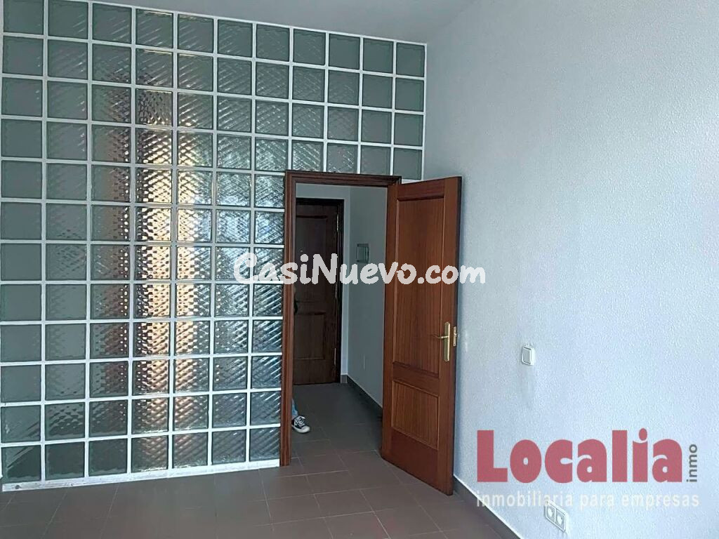 Local para oficinas en Torrelavega, Cantabria.