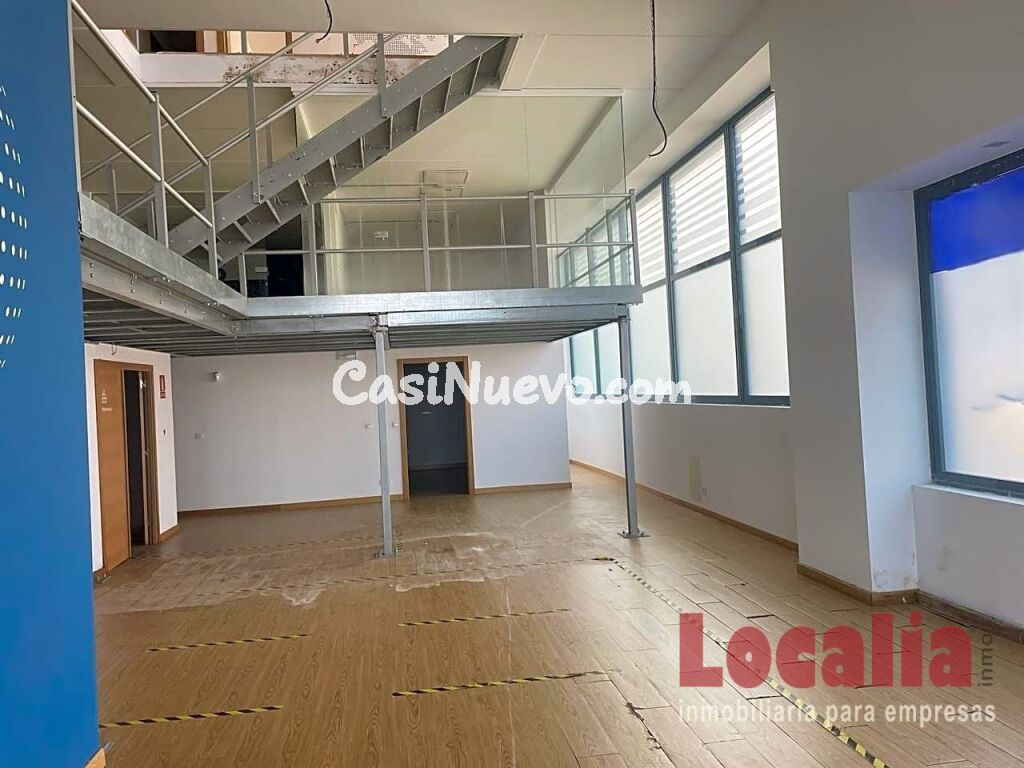 Interesante nave mayor de 550 metros en Camargo.