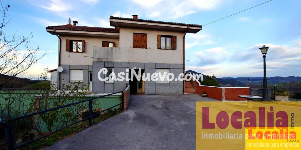 Casa rural con hostal, restaurante y amplia parcela