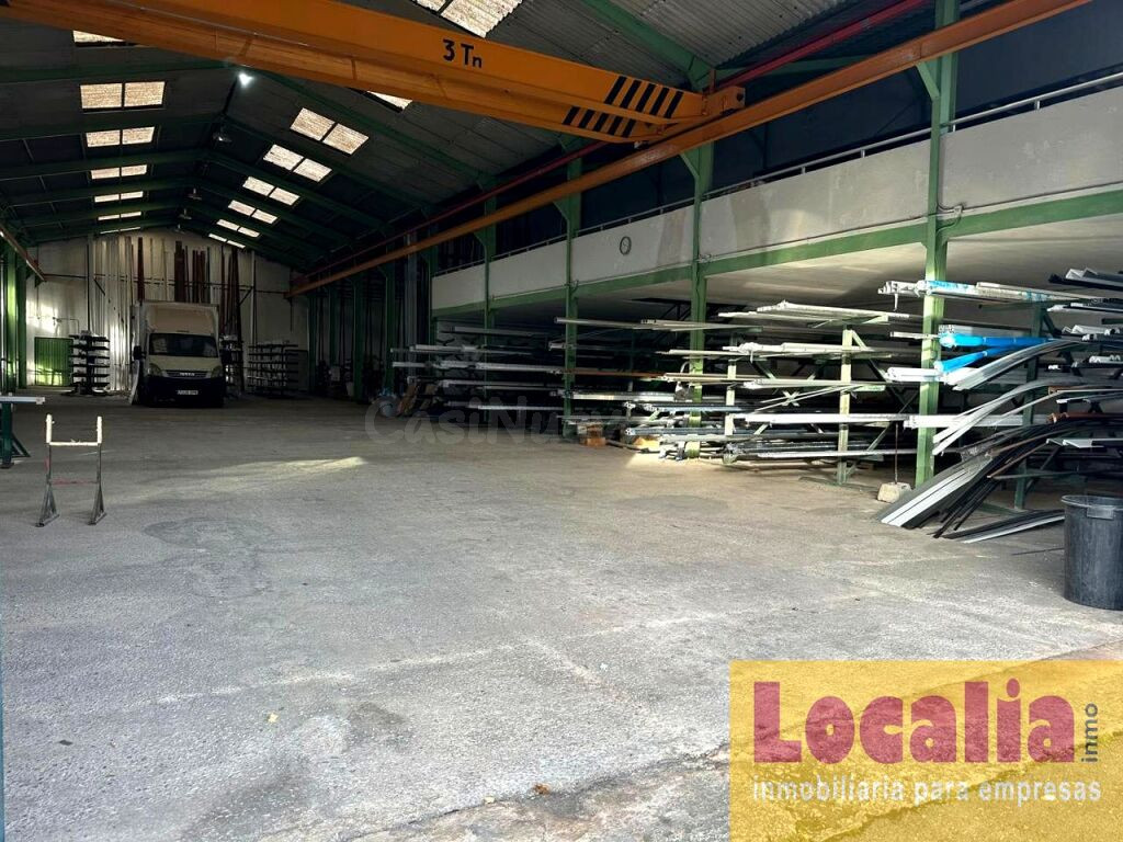 Nave industrial 1000 m²en venta. Stgo de Cartes. - foto 2