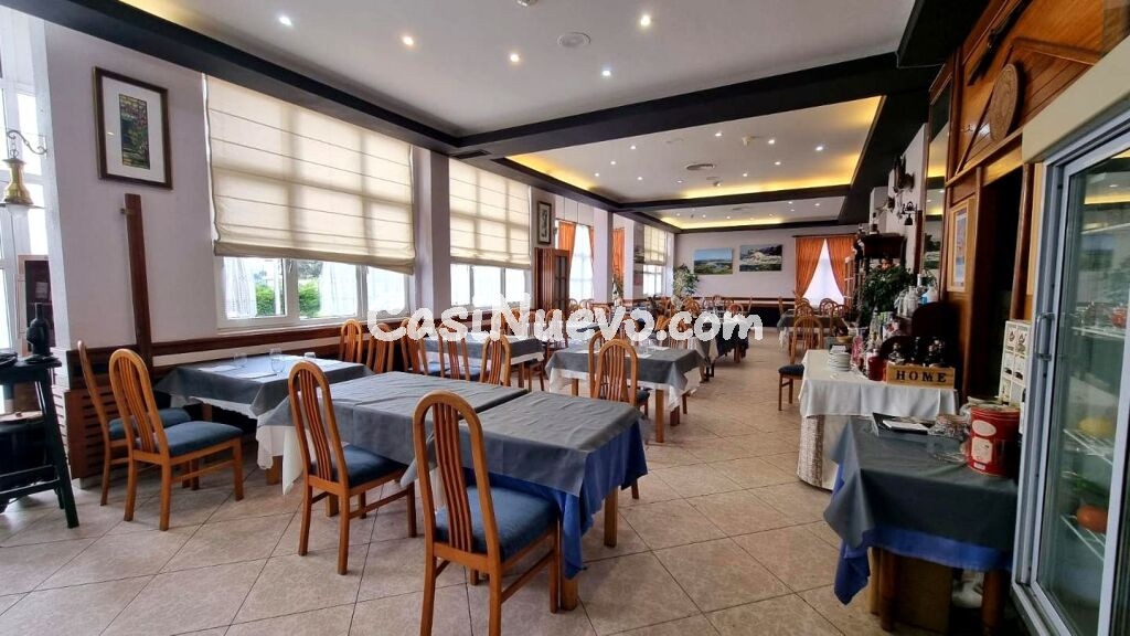 Estupendo restaurante con terraza. Soto de la Marina