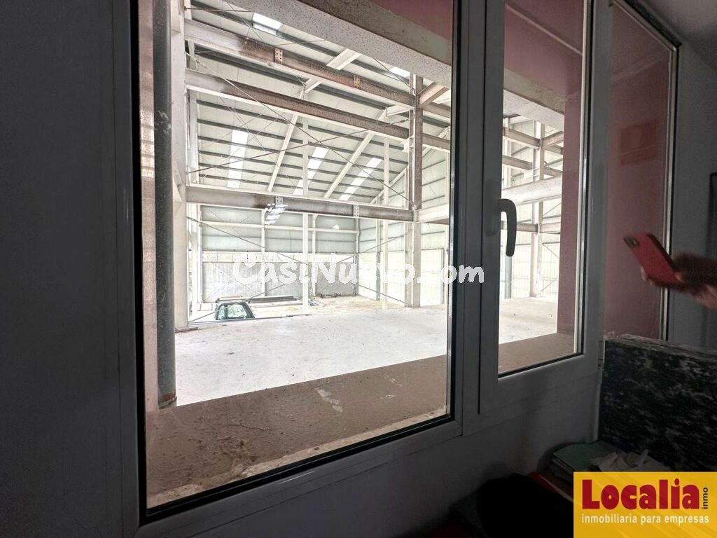 Amplia nave con campa en alquiler. Gajano. - foto 4