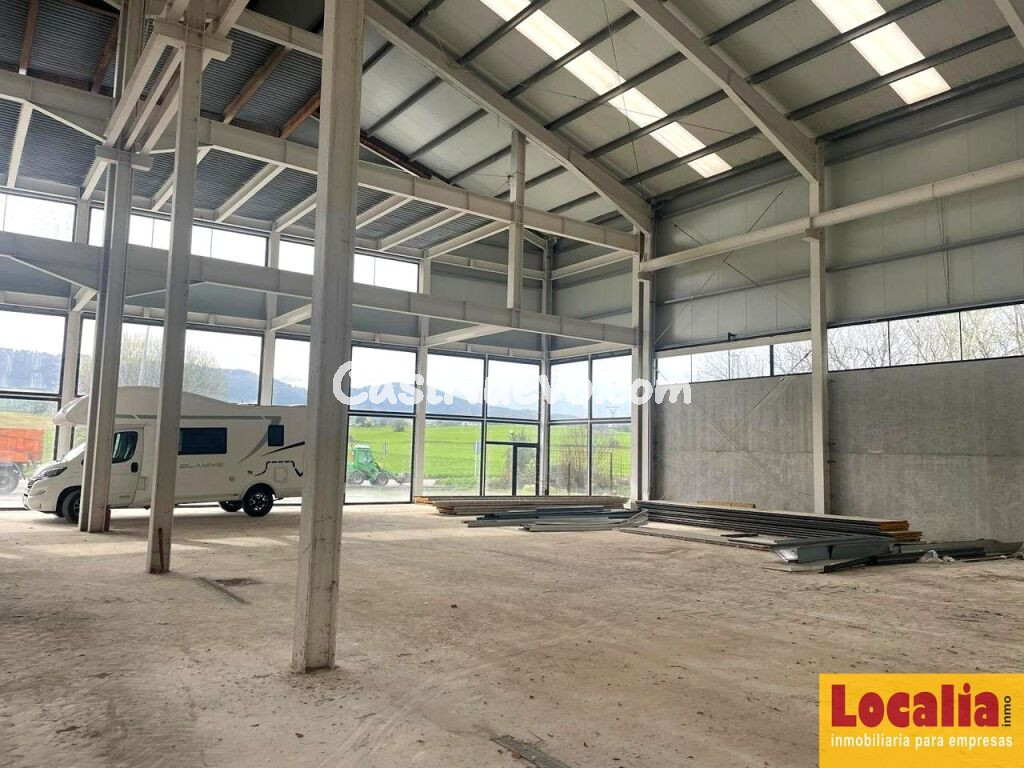 Amplia nave con campa en alquiler. Gajano. - foto 9