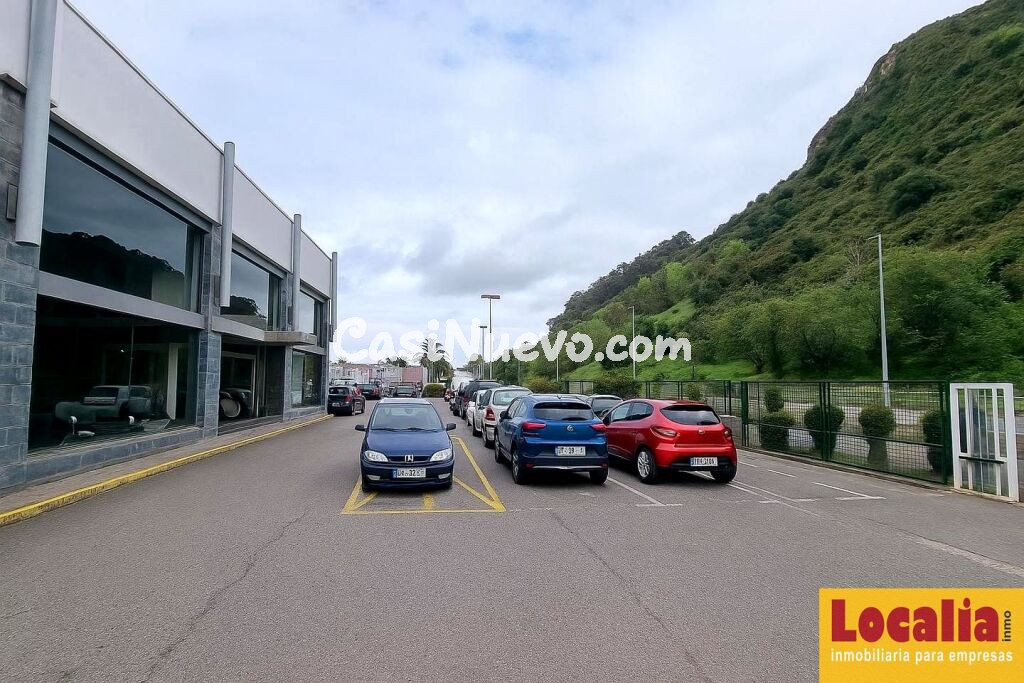 Fantástica nave en alquiler en Santander.