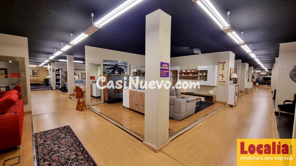 Alquiler de extensa nave comercial en Santander