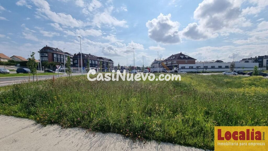 Extenso suelo de uso terciario, Bezana, Cantabria