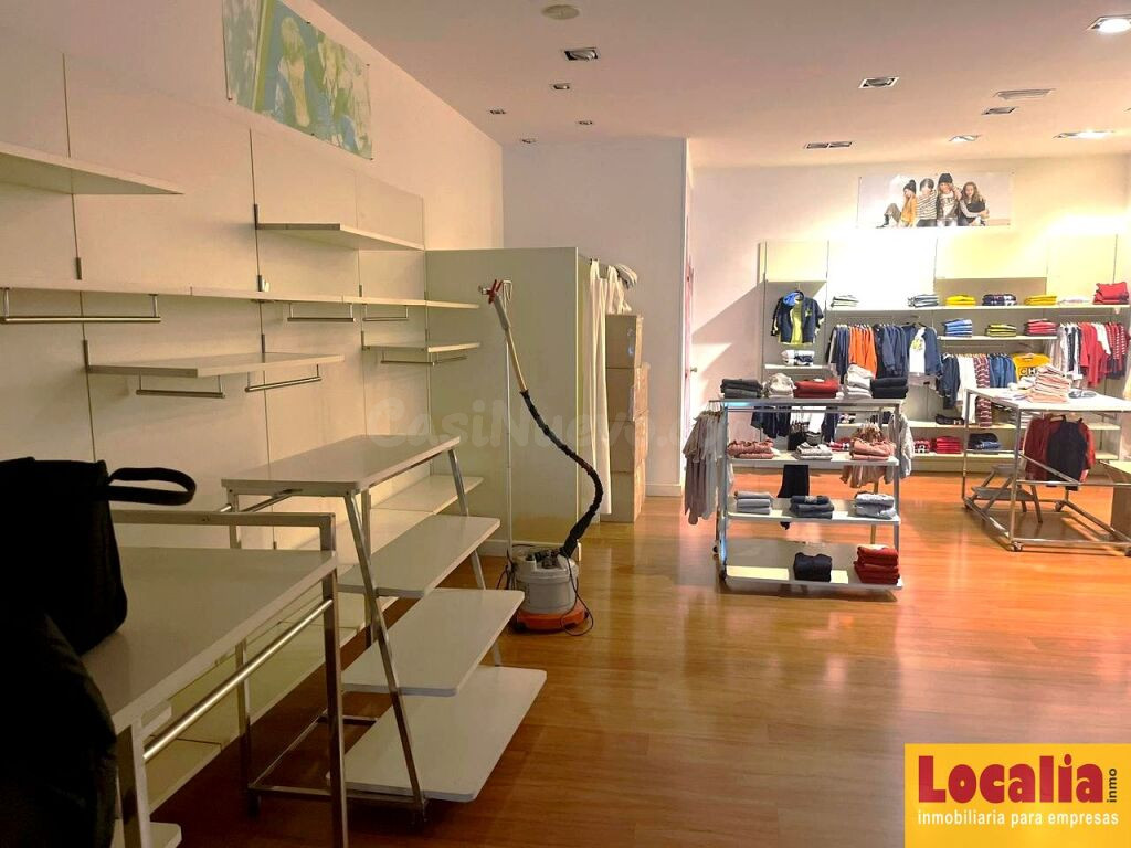 Interesante y amplio local comercial en Palencia. - foto 2