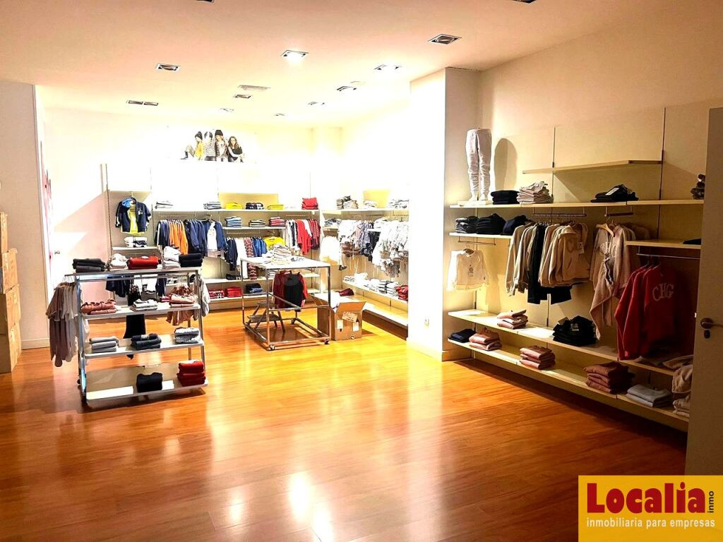 Interesante y amplio local comercial en Palencia. - foto 3