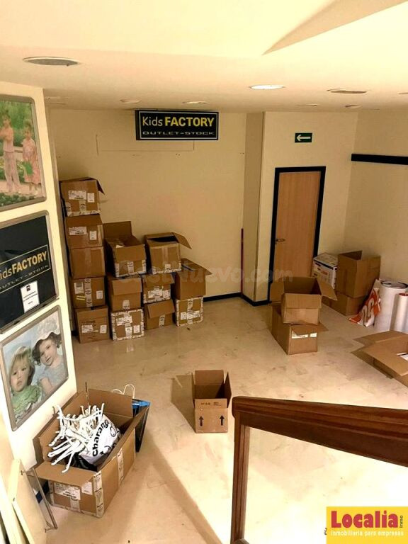 Interesante y amplio local comercial en Palencia. - foto 5