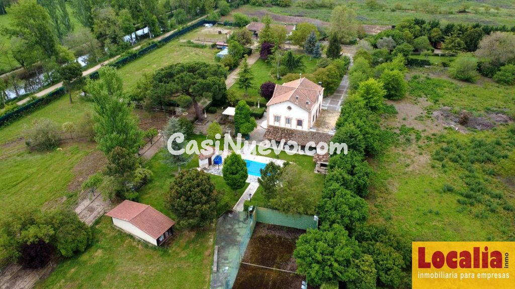 Casa con terreno vallado y piscina en Palencia