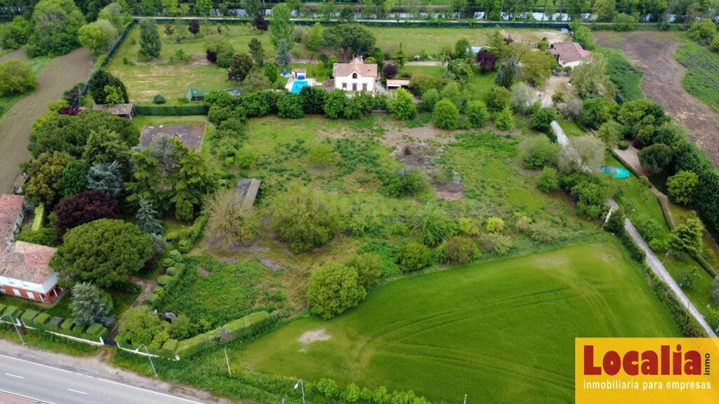 Casa con terreno vallado y piscina en Palencia - foto 3