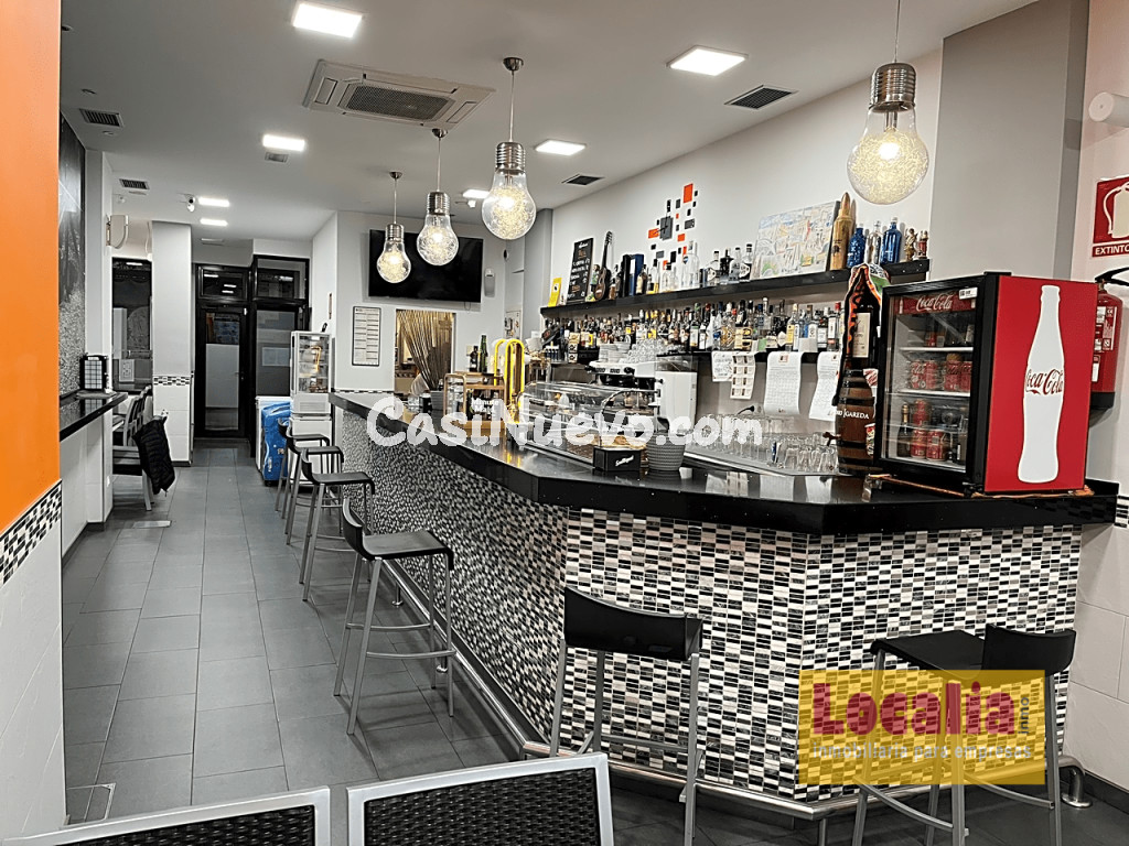 Bar Cafetería con cocina y terraza en Torrelavega