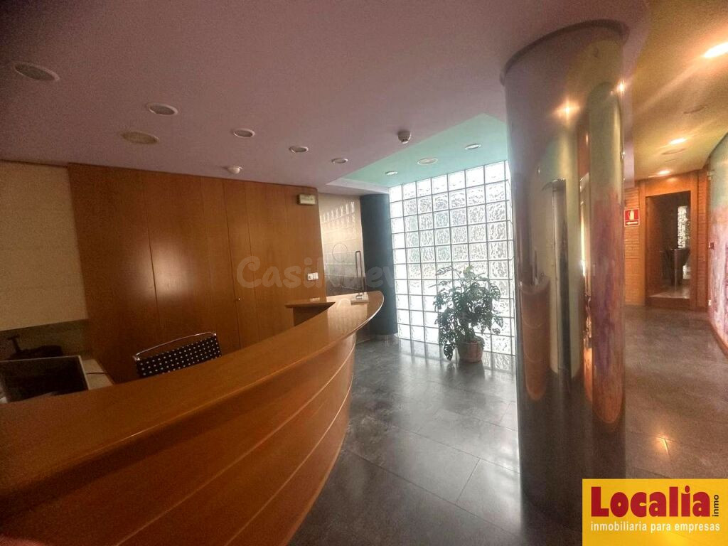 Oficinas de alta calidad en centro de Torrelavega. - foto 2