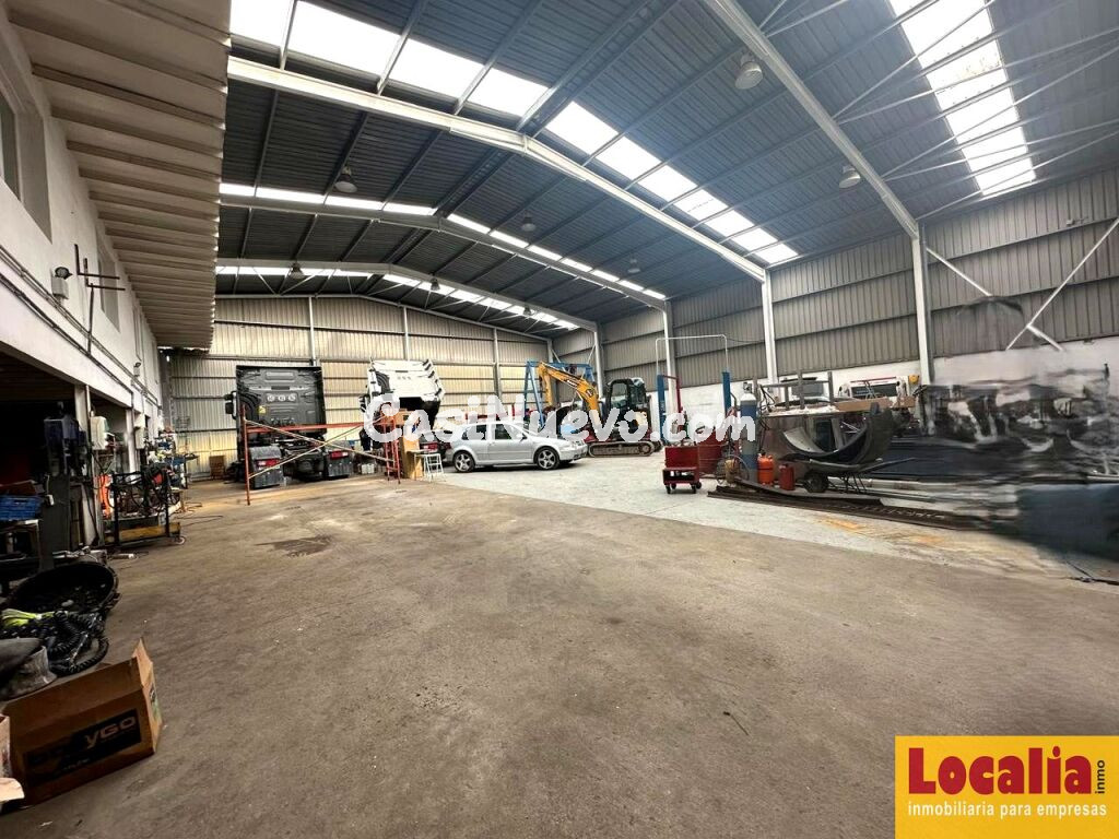 Alquiler de espectacular nave con campa. Gajano