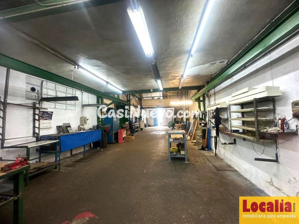 Nave industrial en Santander con oficinas y puente grúa