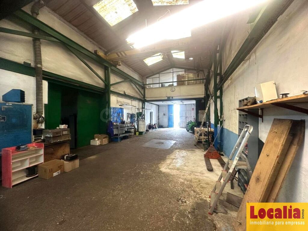 Nave industrial en Santander con oficinas y puente grúa - foto 3