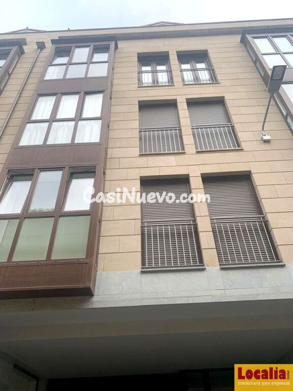 Piso moderno de 2 habitaciones con garaje doble