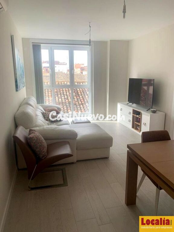 Piso moderno de 2 habitaciones con garaje doble