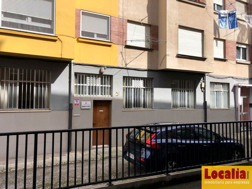 Versátil oficina con almacén y garaje en Torrelavega - foto 3
