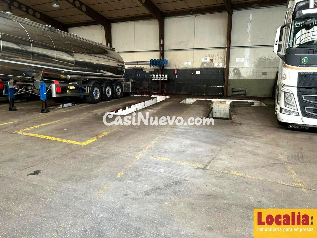 Nave de 3000 m² con campa y oficinas