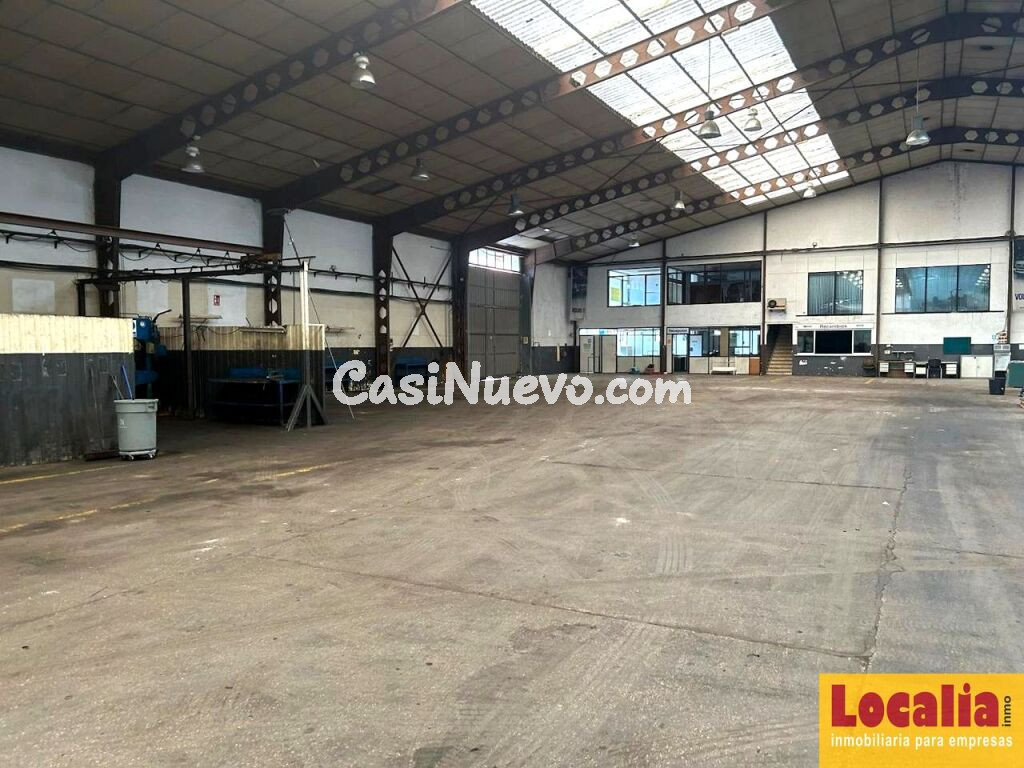 Nave de 3000 m² con campa y oficinas