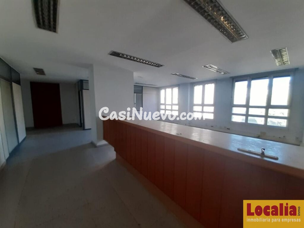 Oficinas luminosas con garaje en Burgos