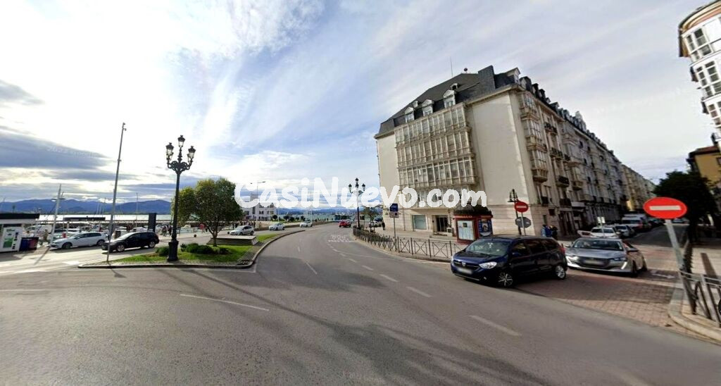 Excelente local frente al mar en Santander