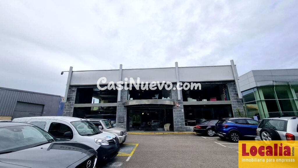 Extensa y actractiva nave en venta en Santander.
