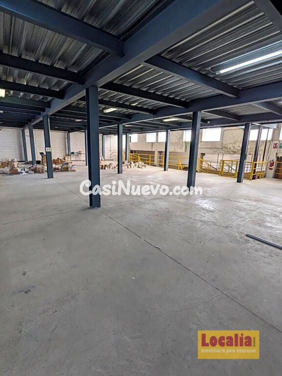 Nave industrial en polígono Candina, Santander