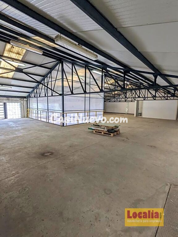 Nave industrial en polígono Candina, Santander