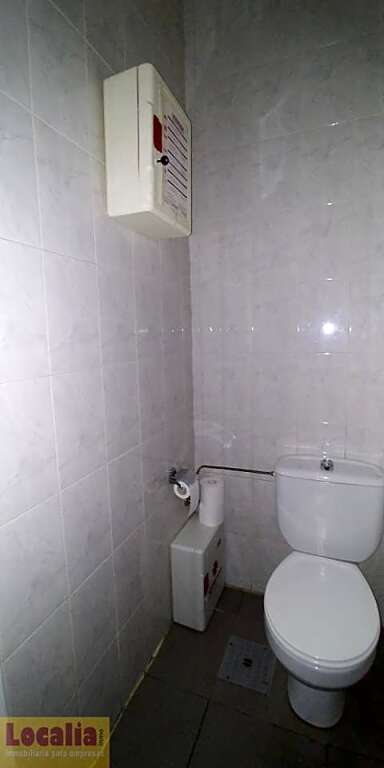 Amplio local para tus oficinas en el centro de Torrelavega - foto 4