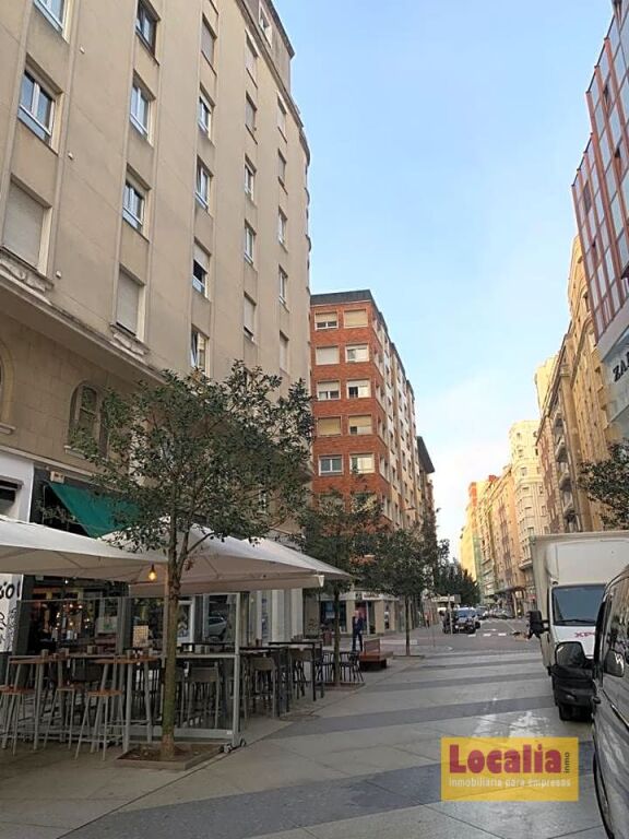 Oficina entre el centro y la bahía, zona premium - foto 4