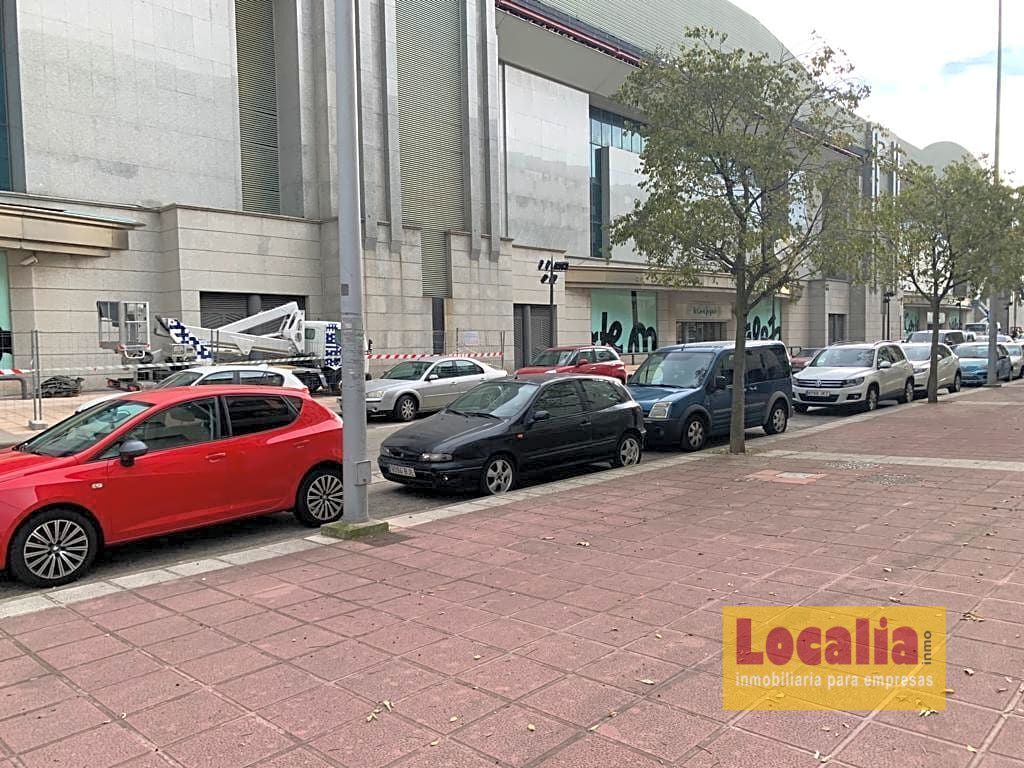Local comercial en bruto junto a El Corte Inglés - foto 4